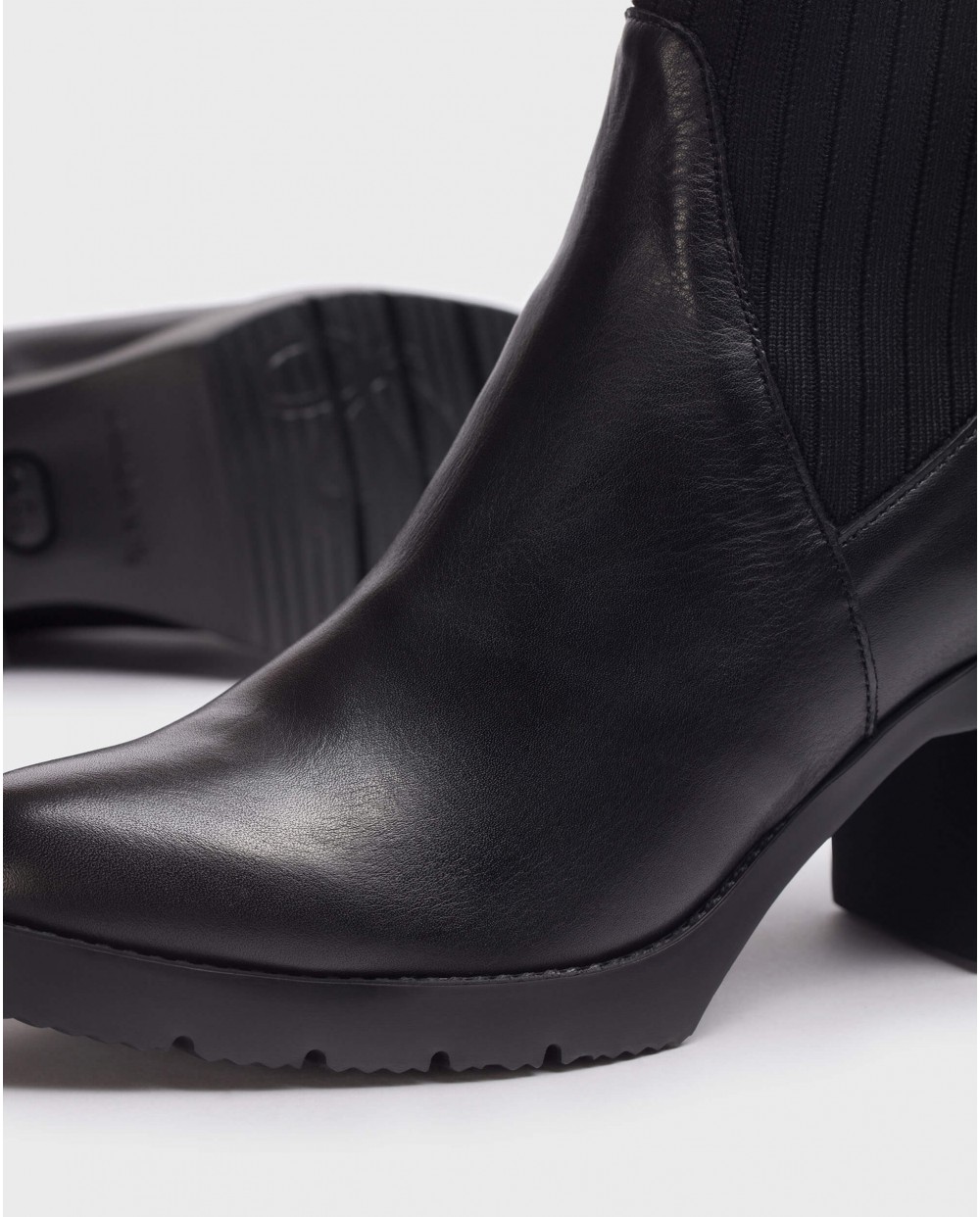 Wonders-Ankle Boots-Black Elastic Ankle boot