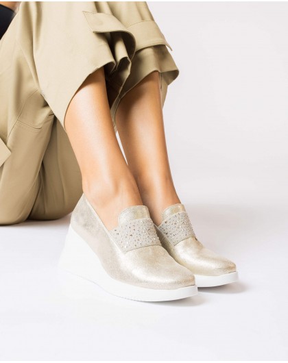 Wonders-Spring preview-Gold Bone moccasin