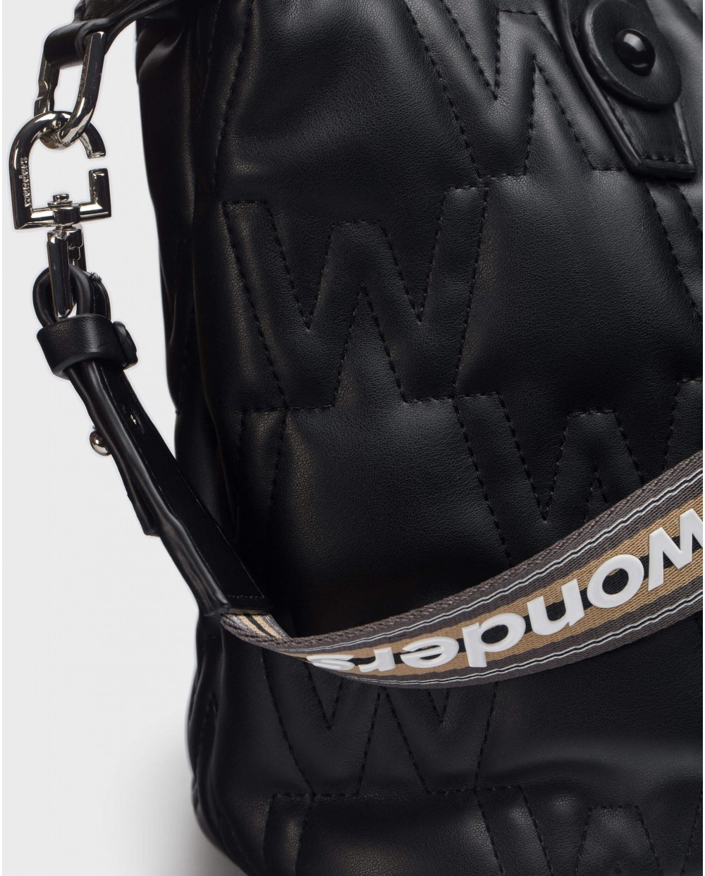 Wonders-Bags-Black quilted bag