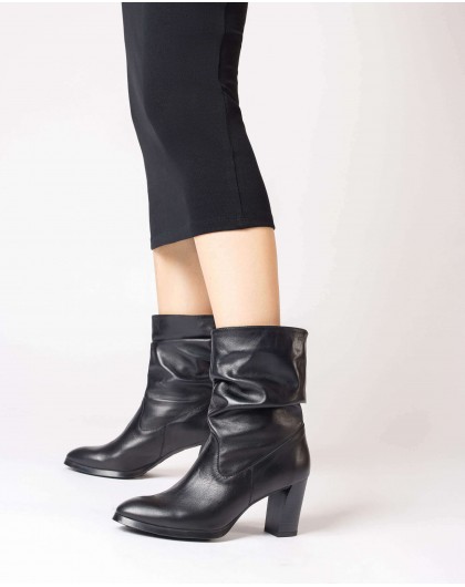 Wonders-Ankle Boots-Black OCADIO ankle boot