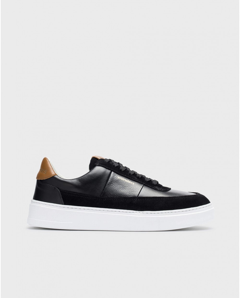 Causal leather sneaker