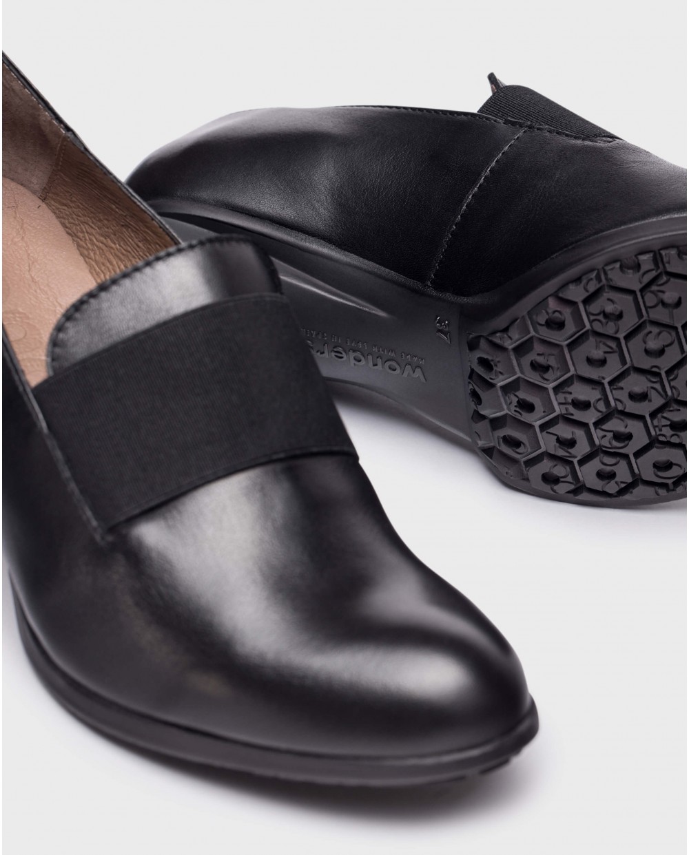 Wonders-Heels-Black elastic shoes