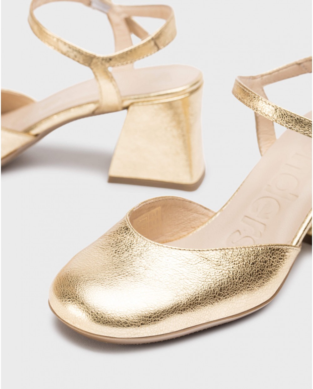 Wonders-Heels-Gold Regina Heeled sandals