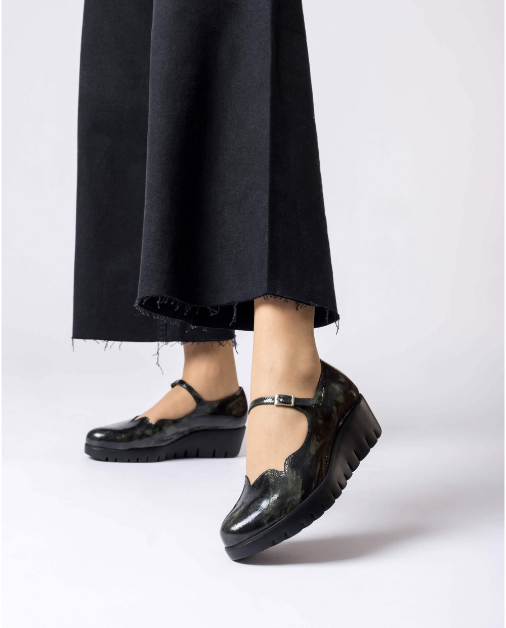 Wonders-Pre Fall 2024-Black SEVILLA shoe