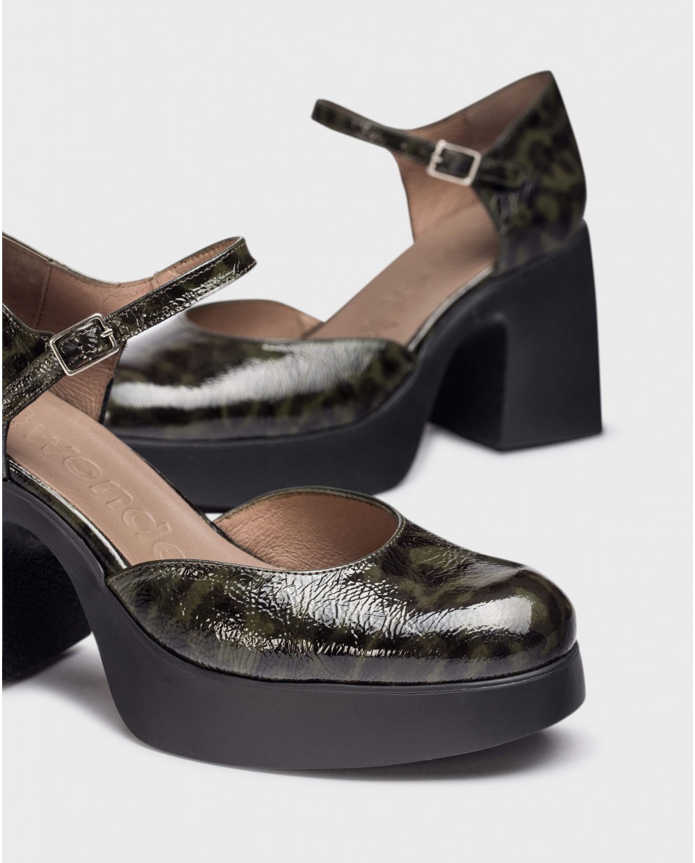 Wonders-Platforms-Green LALA Mary Janes