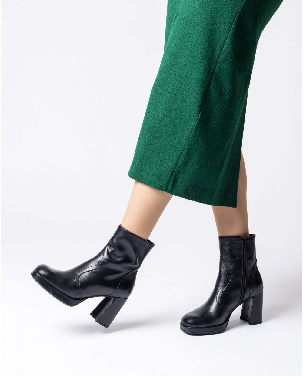 Wonders-Ankle Boots-Black LIPA ankle boots