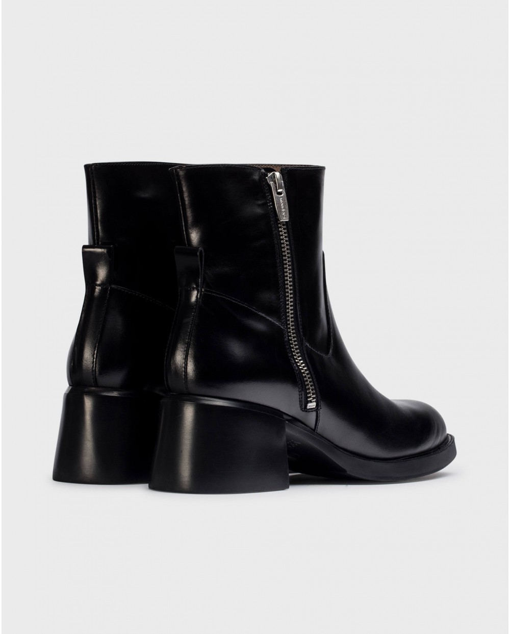 Black CAÑON ankle boots