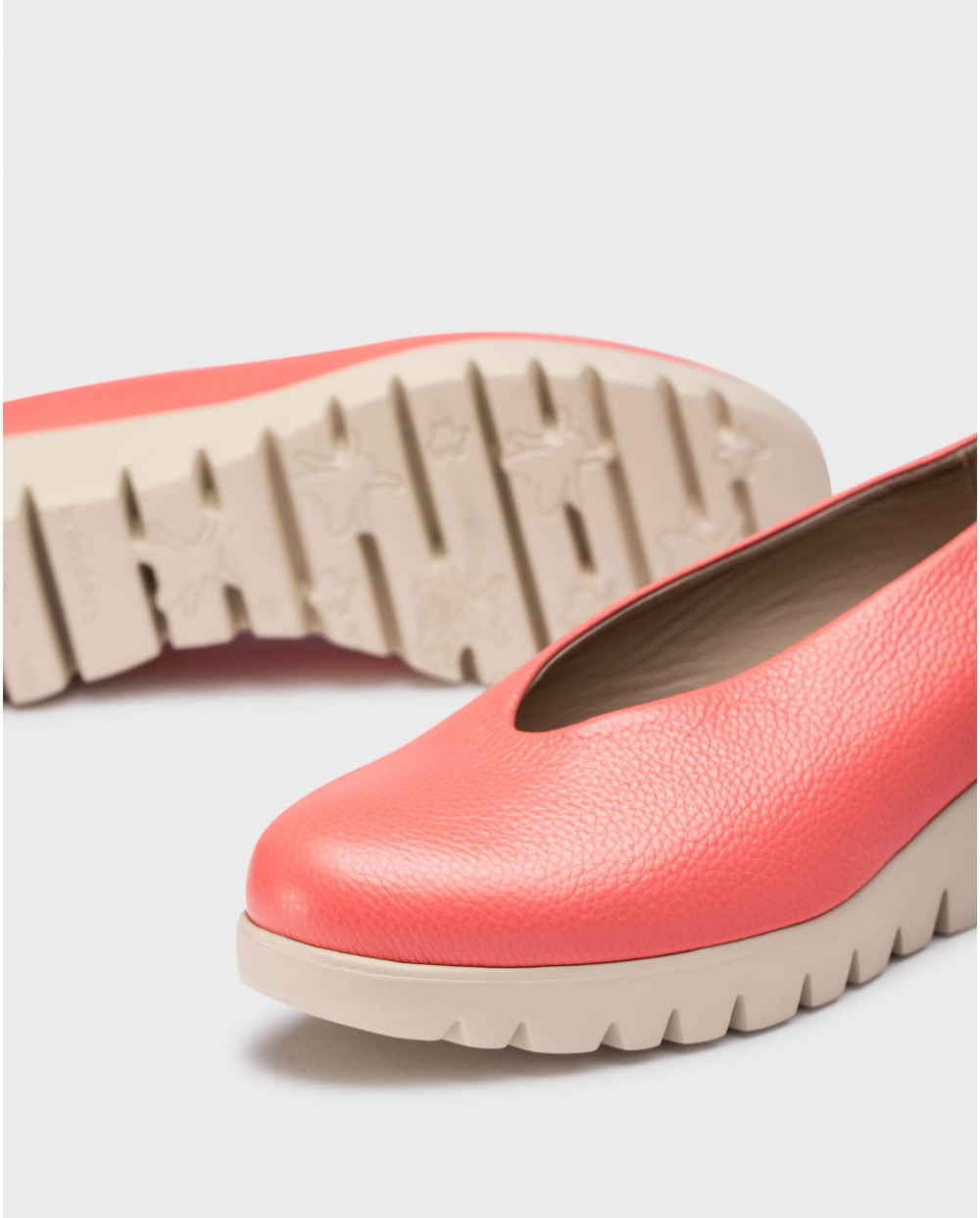 Wonders-SS 2025-Coral FLY Shoe