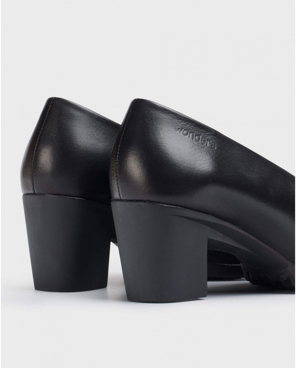 Wonders-Heels-Black Grace Shoe