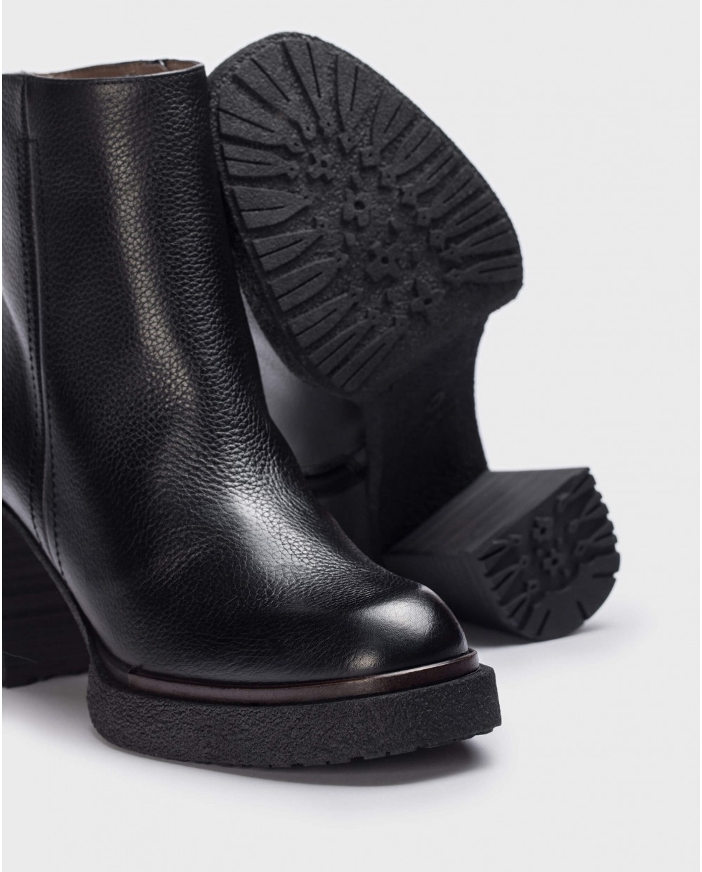 Wonders-Final season-Black MIERA Ankle boot