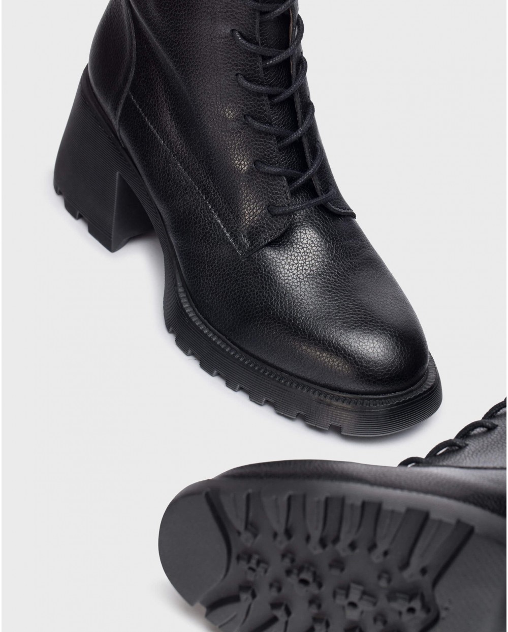 Wonders-Final season-Black GIGI ankle boot