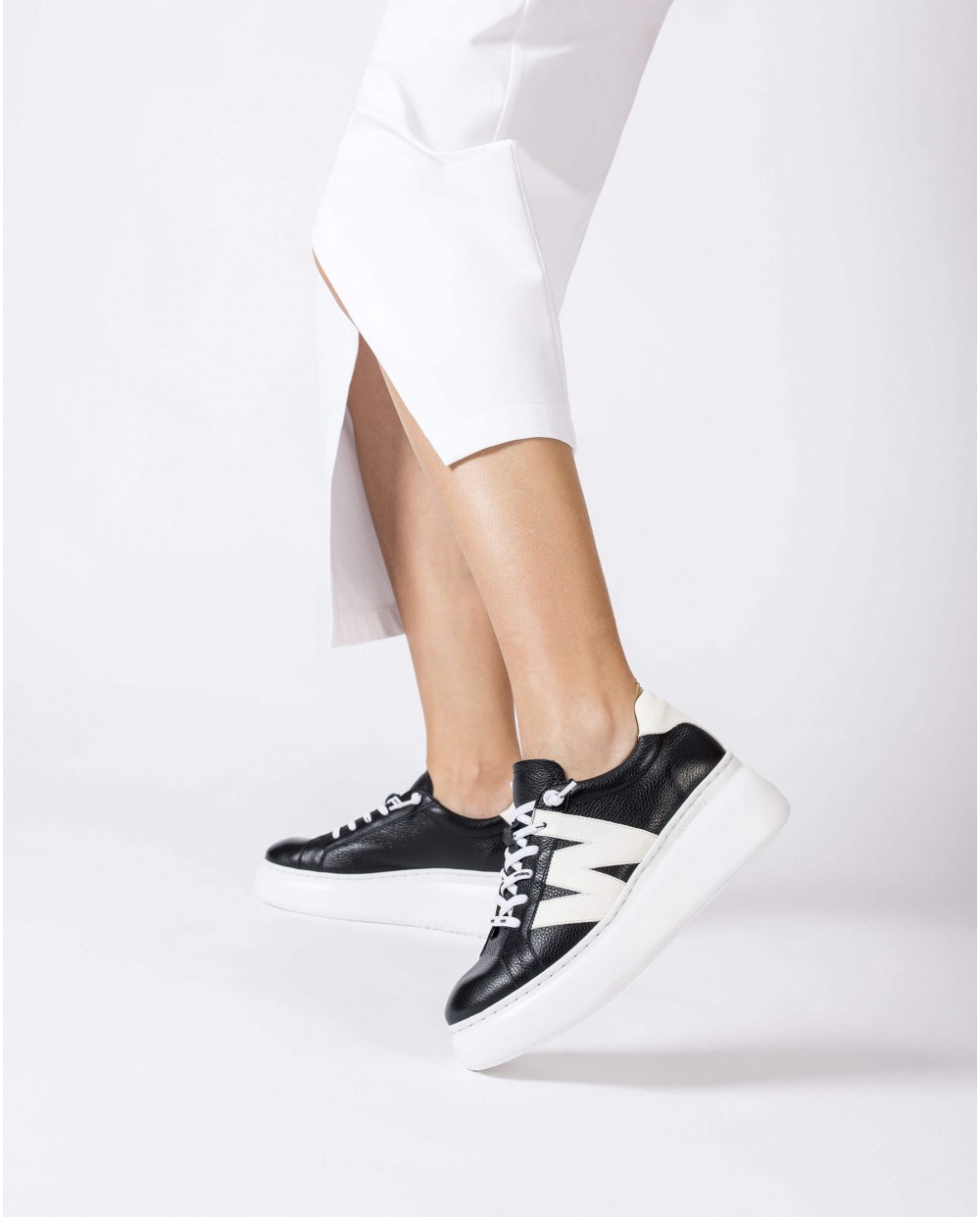 Wonders-Sneakers-Black DORITA Sneaker