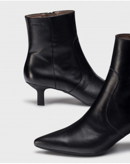 Wonders-Ankle Boots-Black FUSCA Ankle Boots