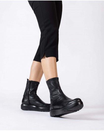 Black PRICE ankle boots