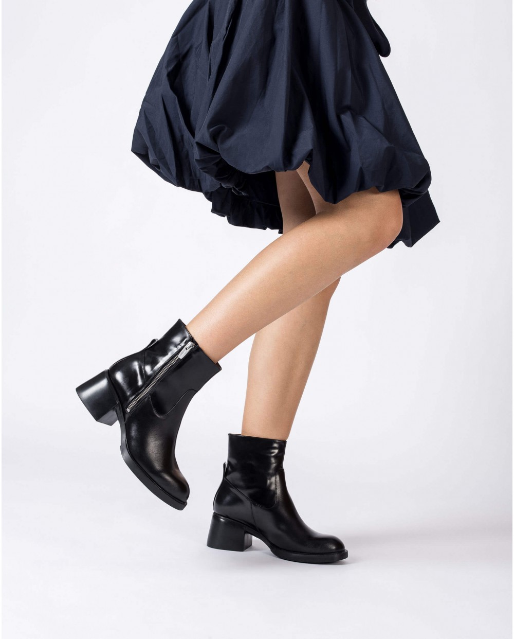 Black CAÑON ankle boots