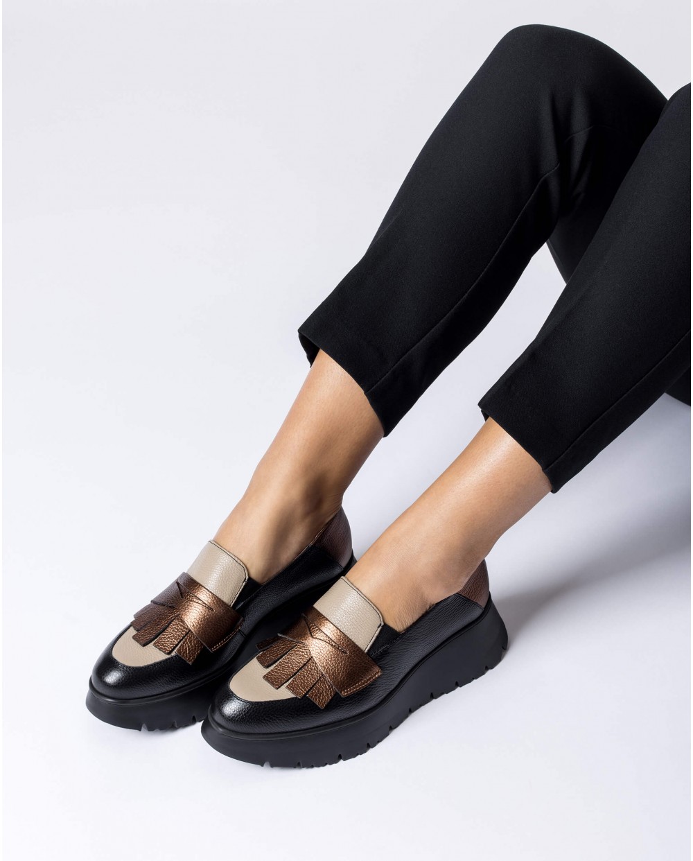 Gold MEDIANOCHE loafers