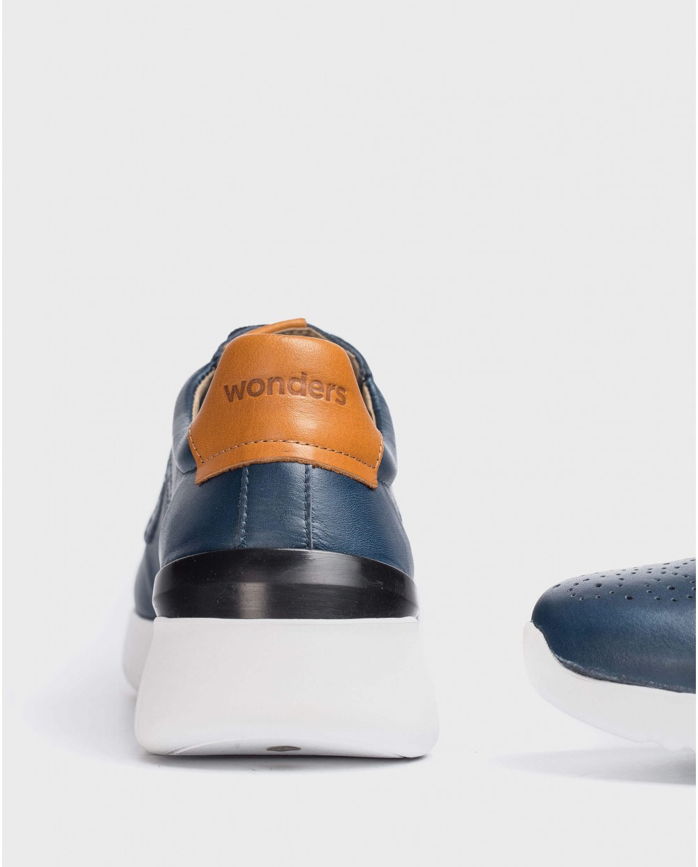 Wonders-Sneakers-Perforated leather sneaker