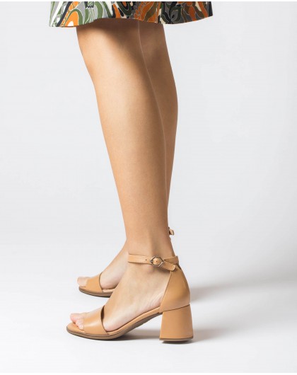 Wonders-Heels-Leather sandal with square heel