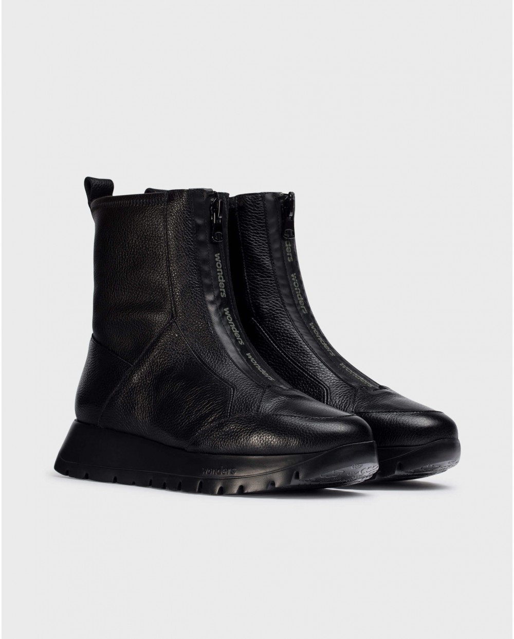 Wonders-Sneakers-\nWALK Black Ankle Boot