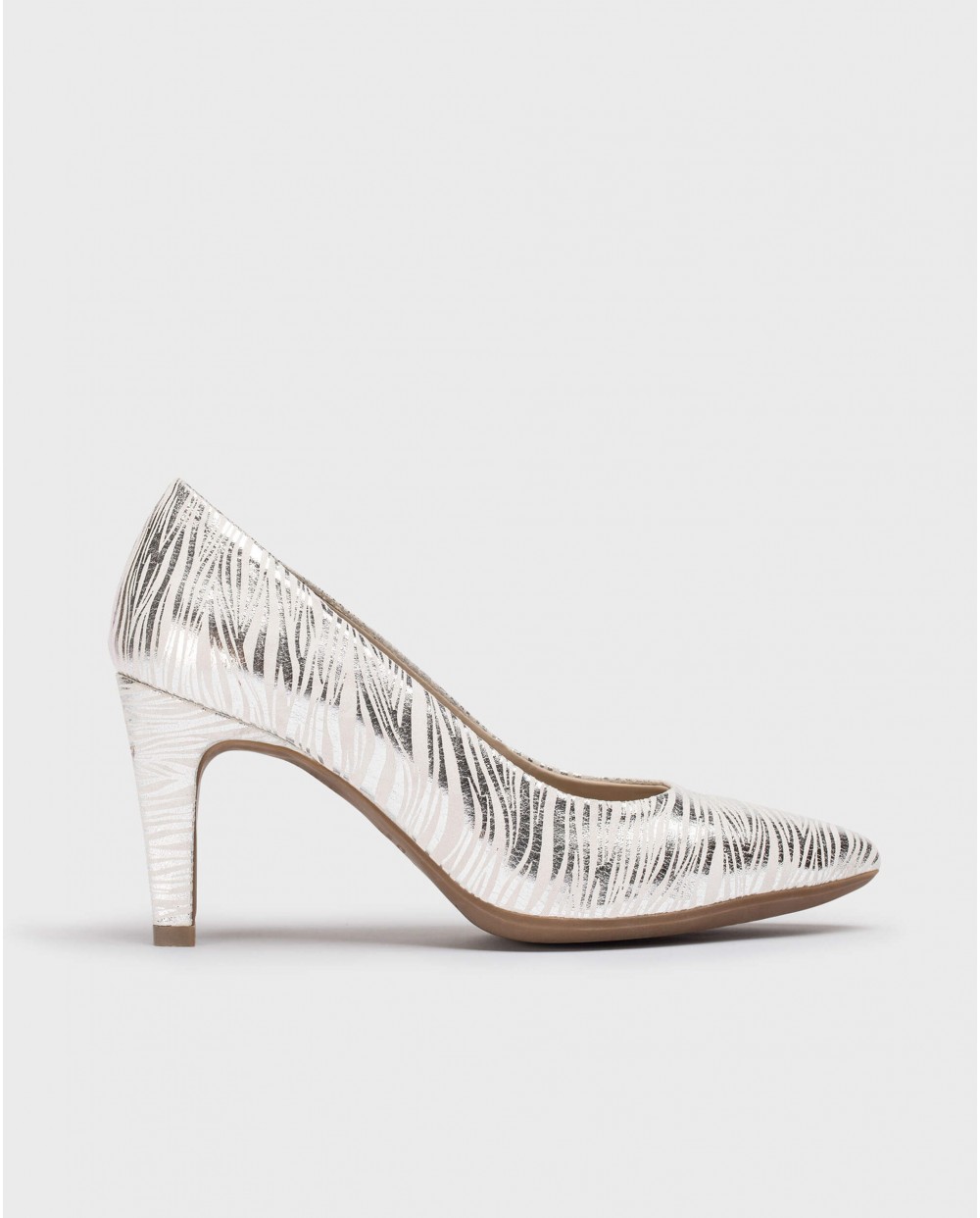 White Shoe Pump