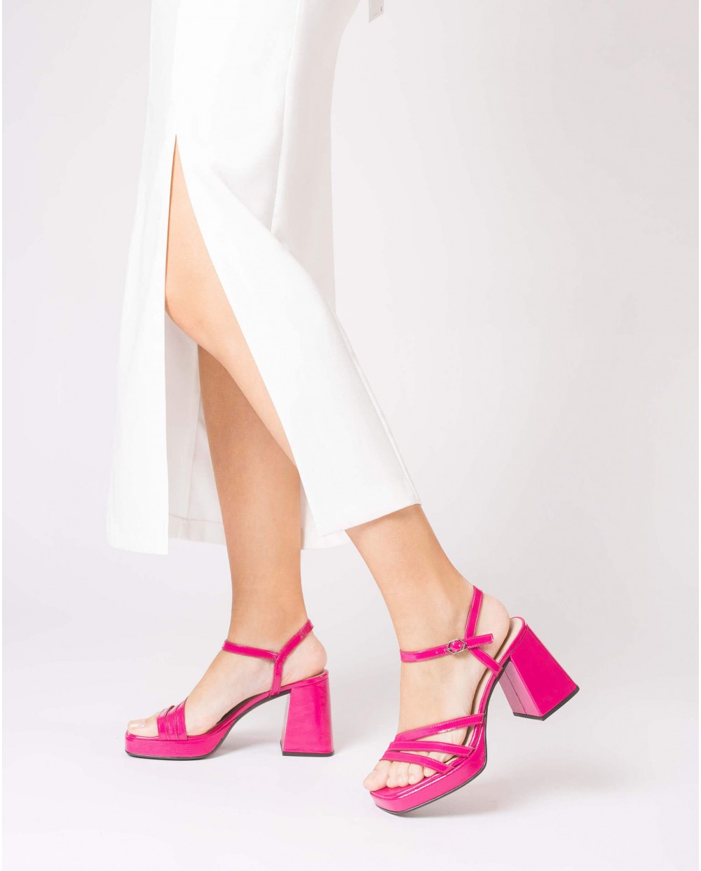 Sandalias LOVE Fucsia