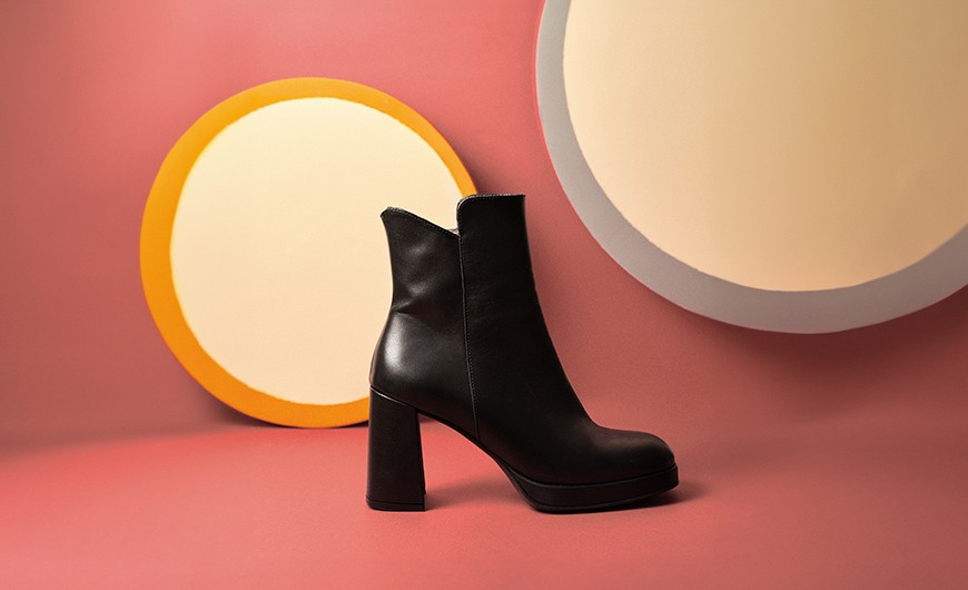Discover Wonders women's ankle boot collection in the official 